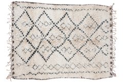 6x8.5 Vintage Moroccan Carpet // ONH Item ee001379