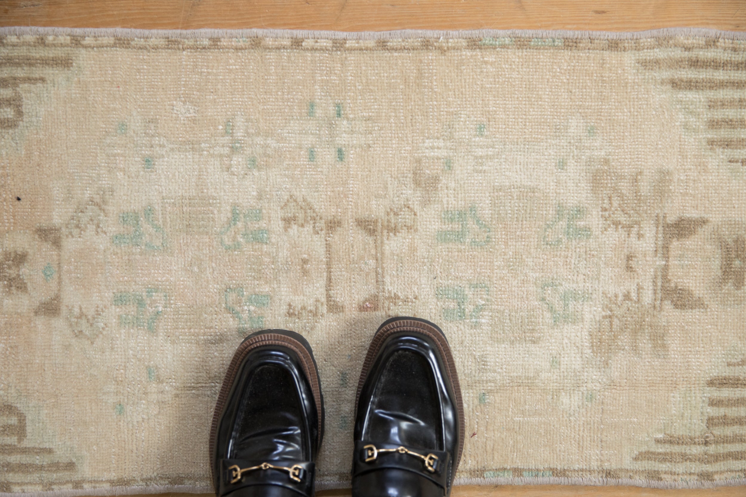 Vintage Distressed Oushak Rug Mat // ONH Item: 11689, Image 1