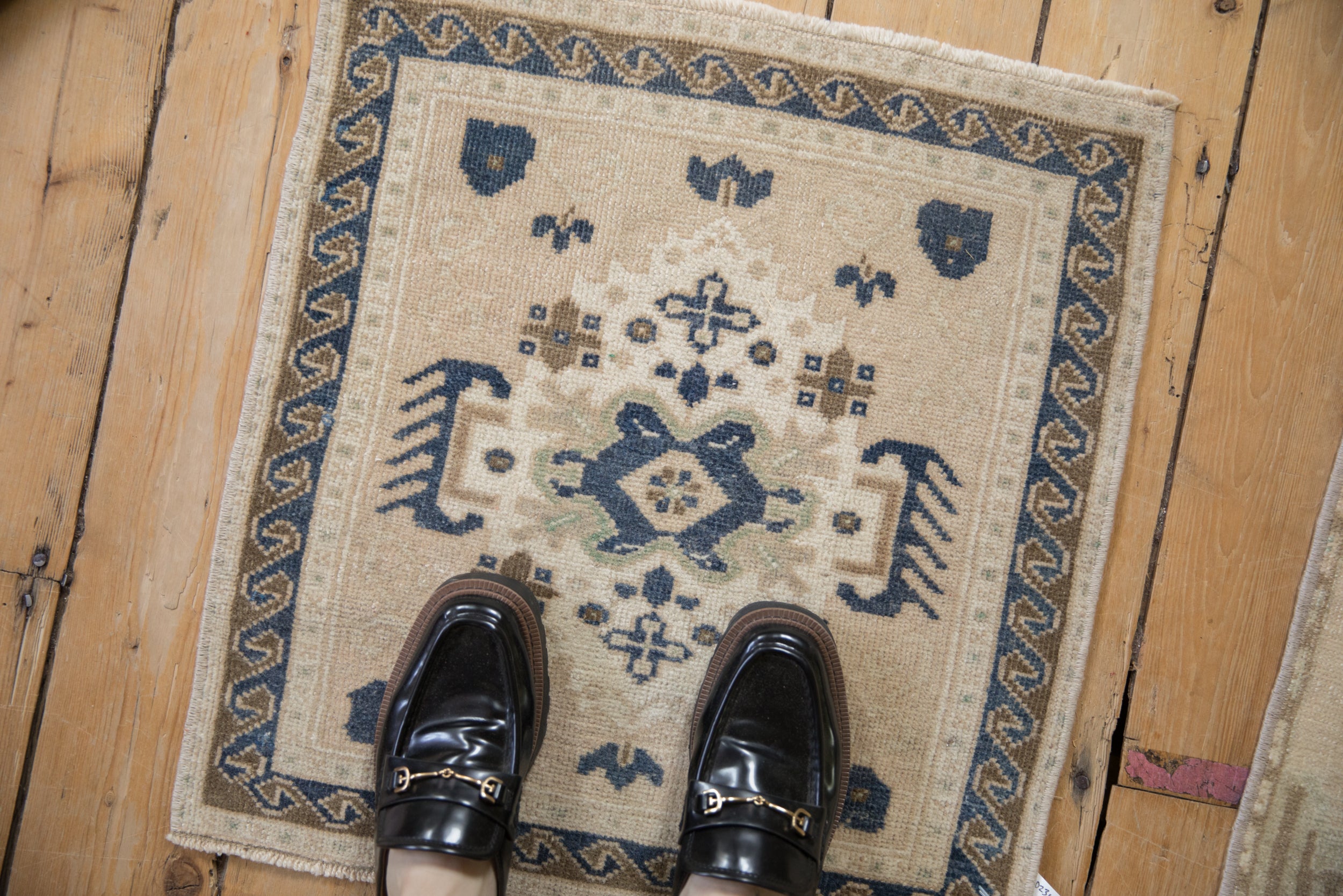 Vintage Distressed Oushak Square Rug Mat // ONH Item: 11705, Image 1