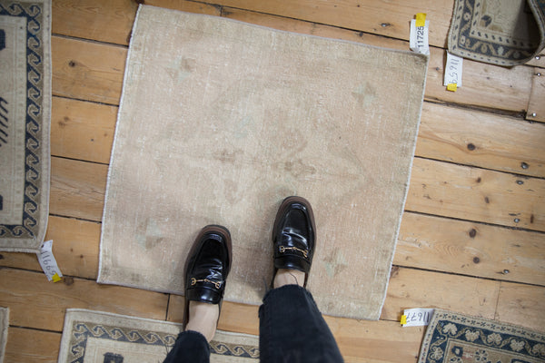 Vintage Distressed Oushak Square Rug Mat // ONH Item: 11725, Image 1