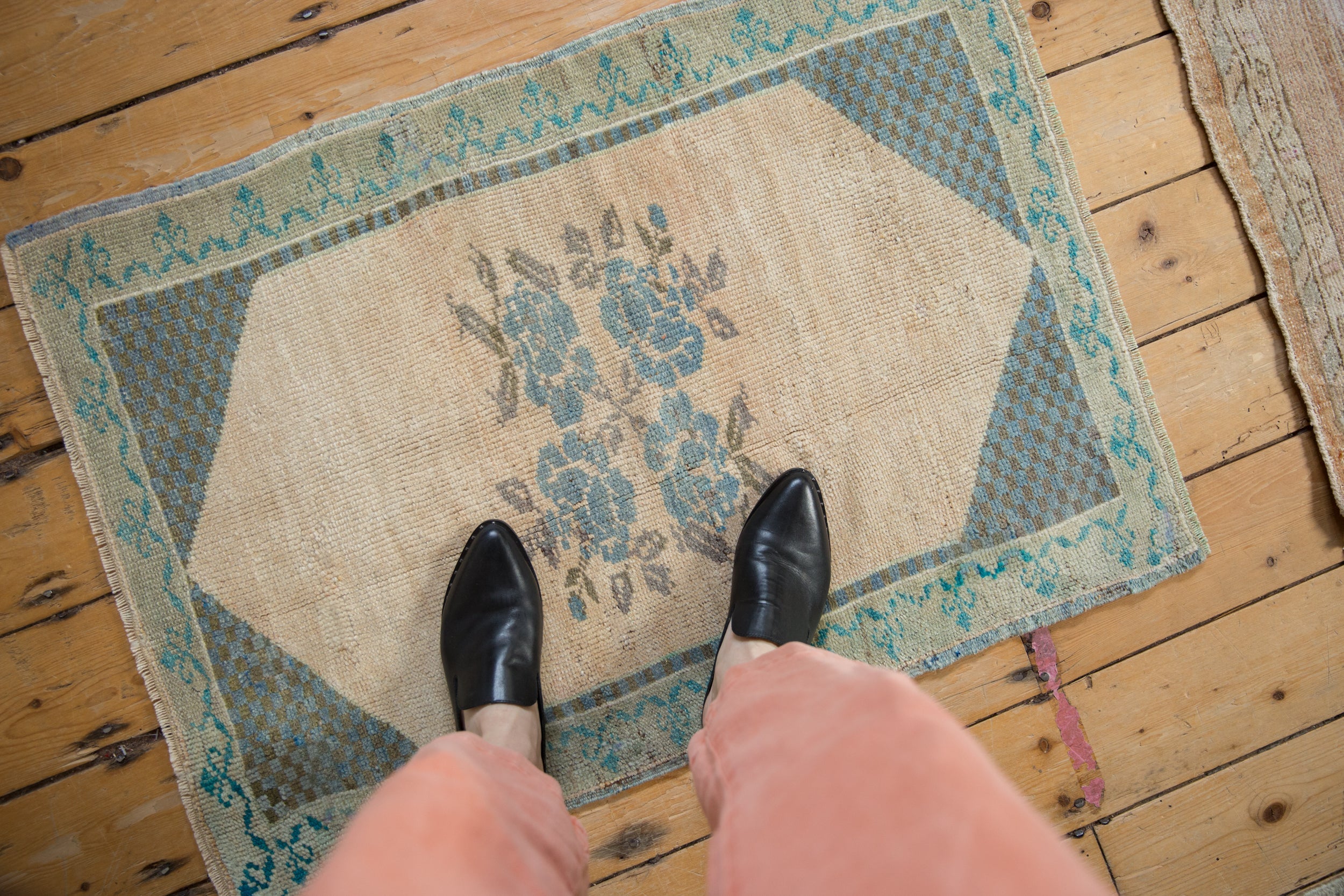 Vintage Distressed Oushak Rug Mat // ONH Item: 12603, Image 1