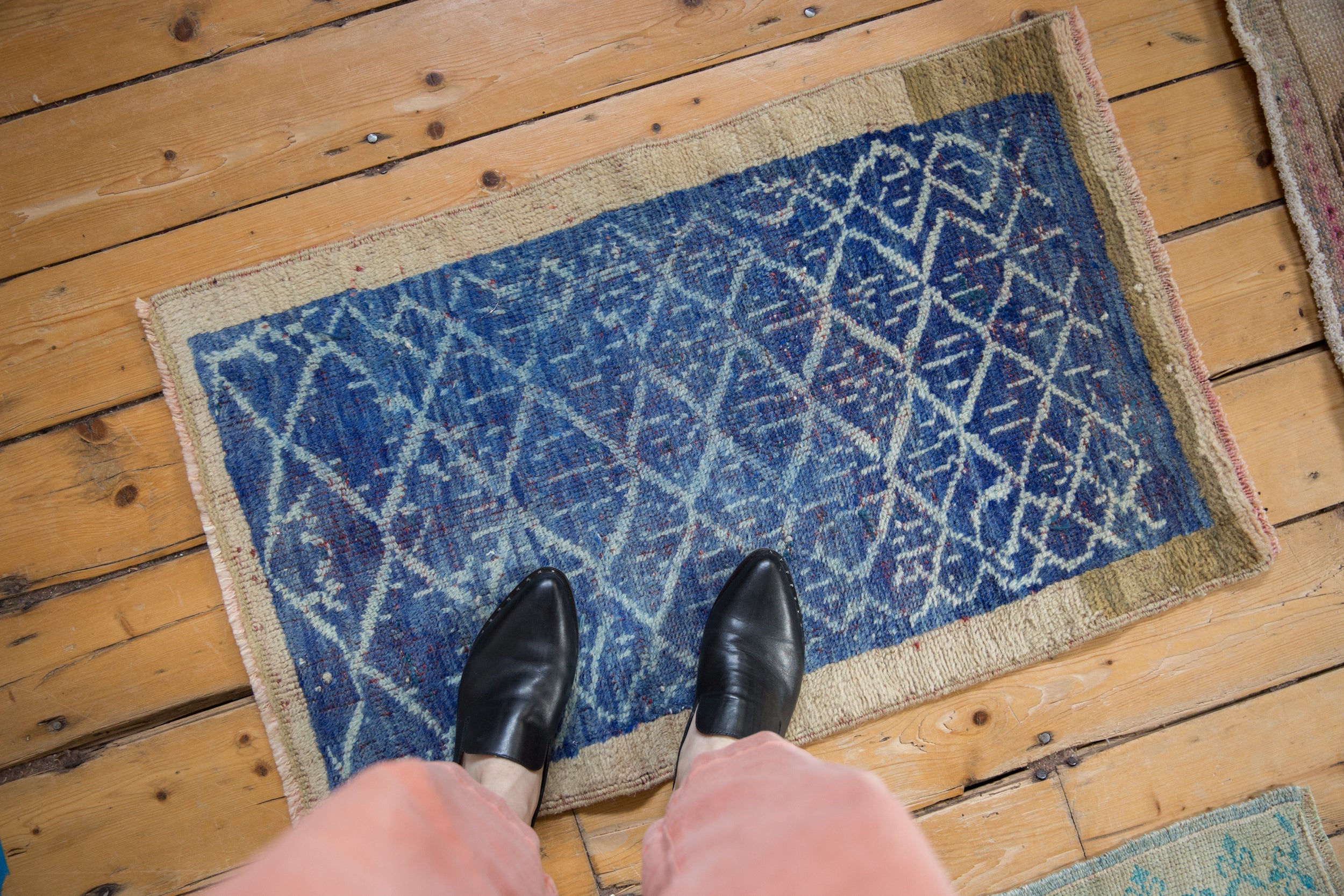 Vintage Distressed Oushak Rug Mat // ONH Item: 12604, Image 1