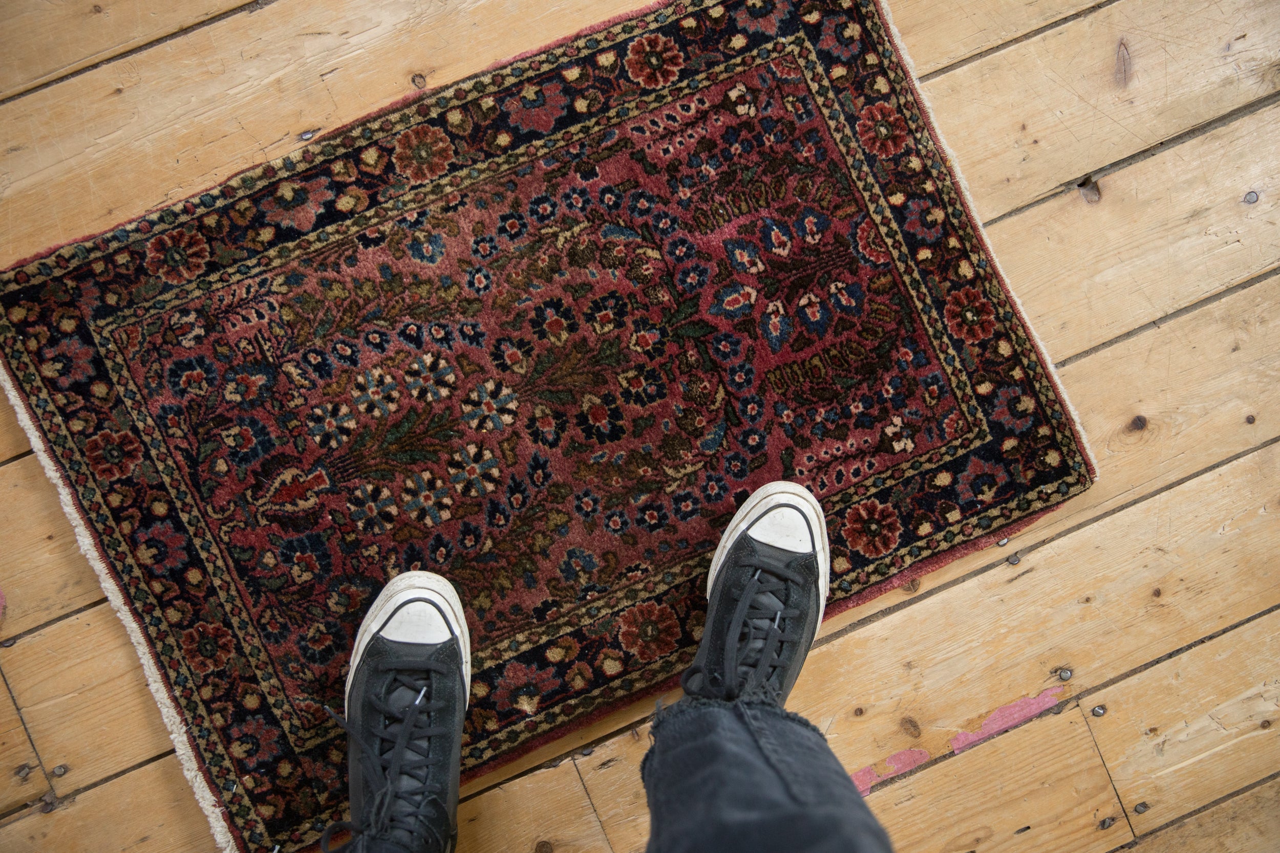 Vintage Fine Sarouk Square Rug Mat // ONH Item: 12619, Image 1