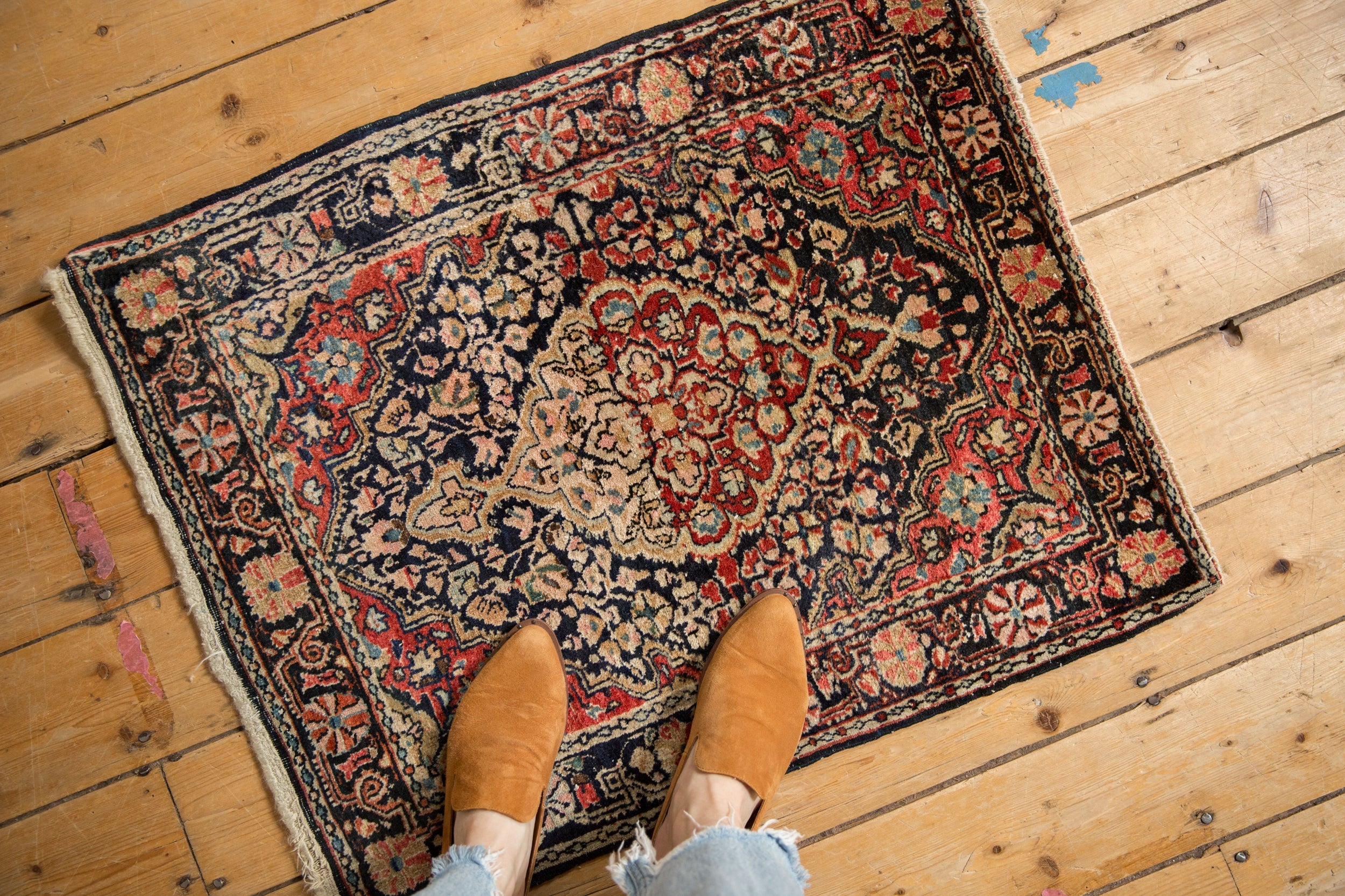 Vintage Josan Sarouk Rug Mat // ONH Item: 12711, Image 1