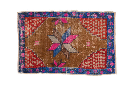 Vintage Distressed Oushak Rug Mat // ONH Item: 12721
