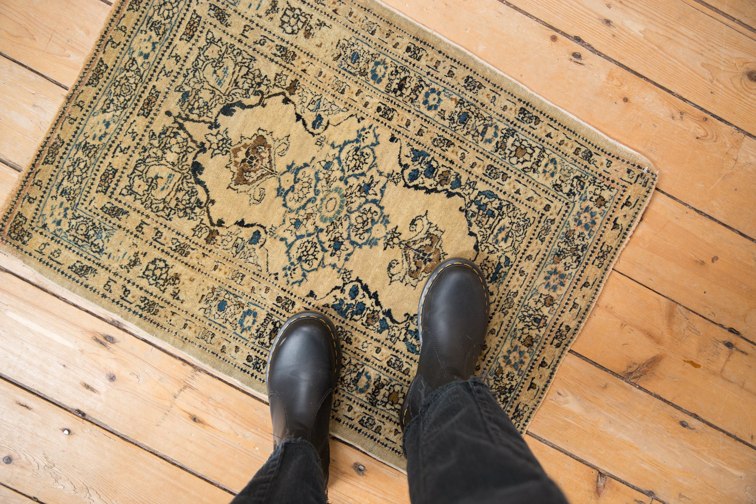 Antique Fine Tabriz Rug Mat // ONH Item: 12839, Image 1