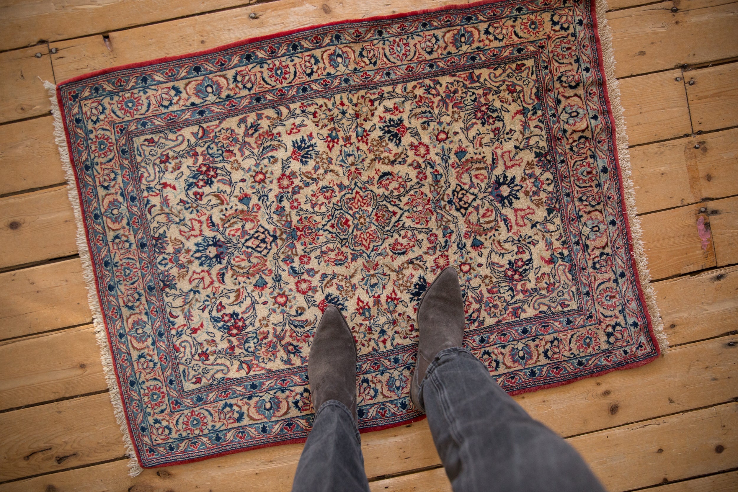 Vintage Isfahan Rug // ONH Item: 12850, Image 1