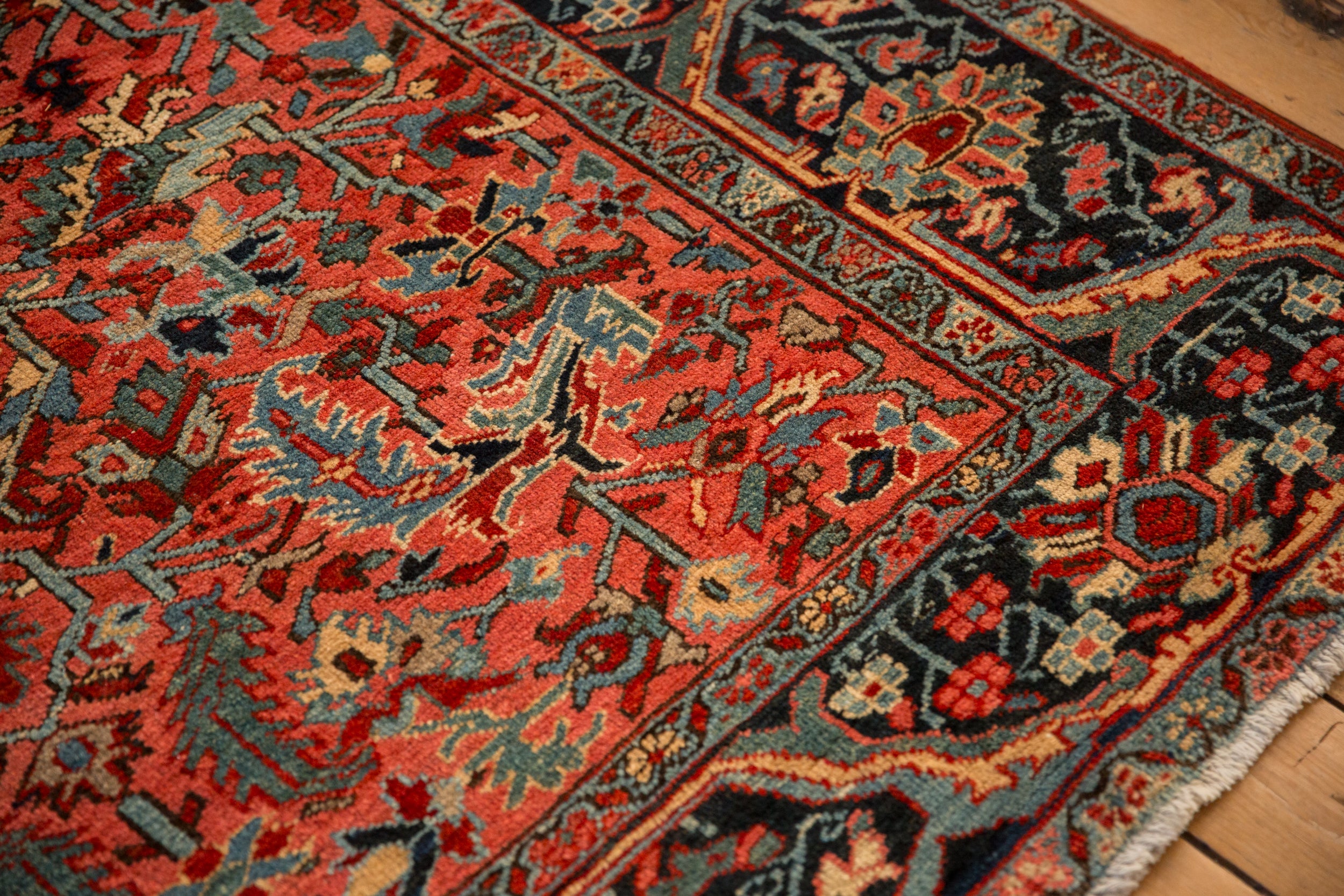 Vintage Heriz Persian Rug 6'3