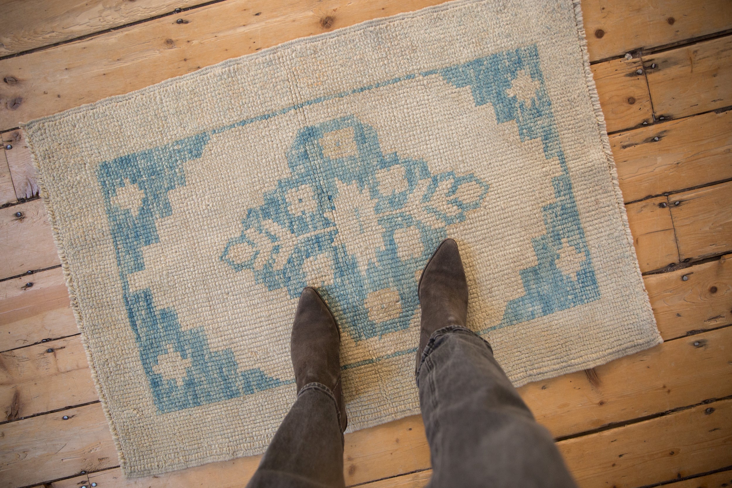 Distressed Oushak Rug // ONH Item: 12866, Image 1