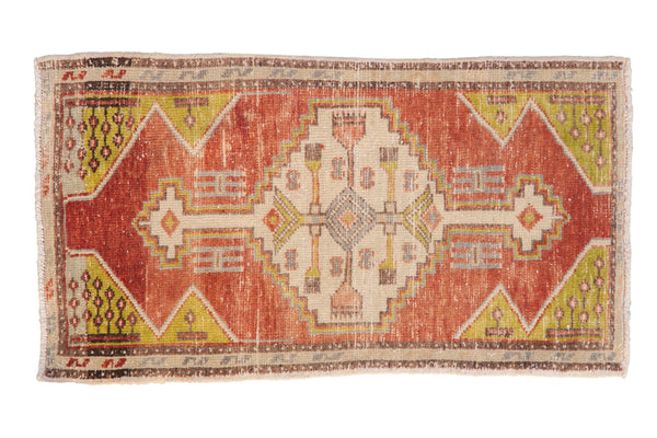 Vintage Distressed Oushak Rug Mat // ONH Item: 12872