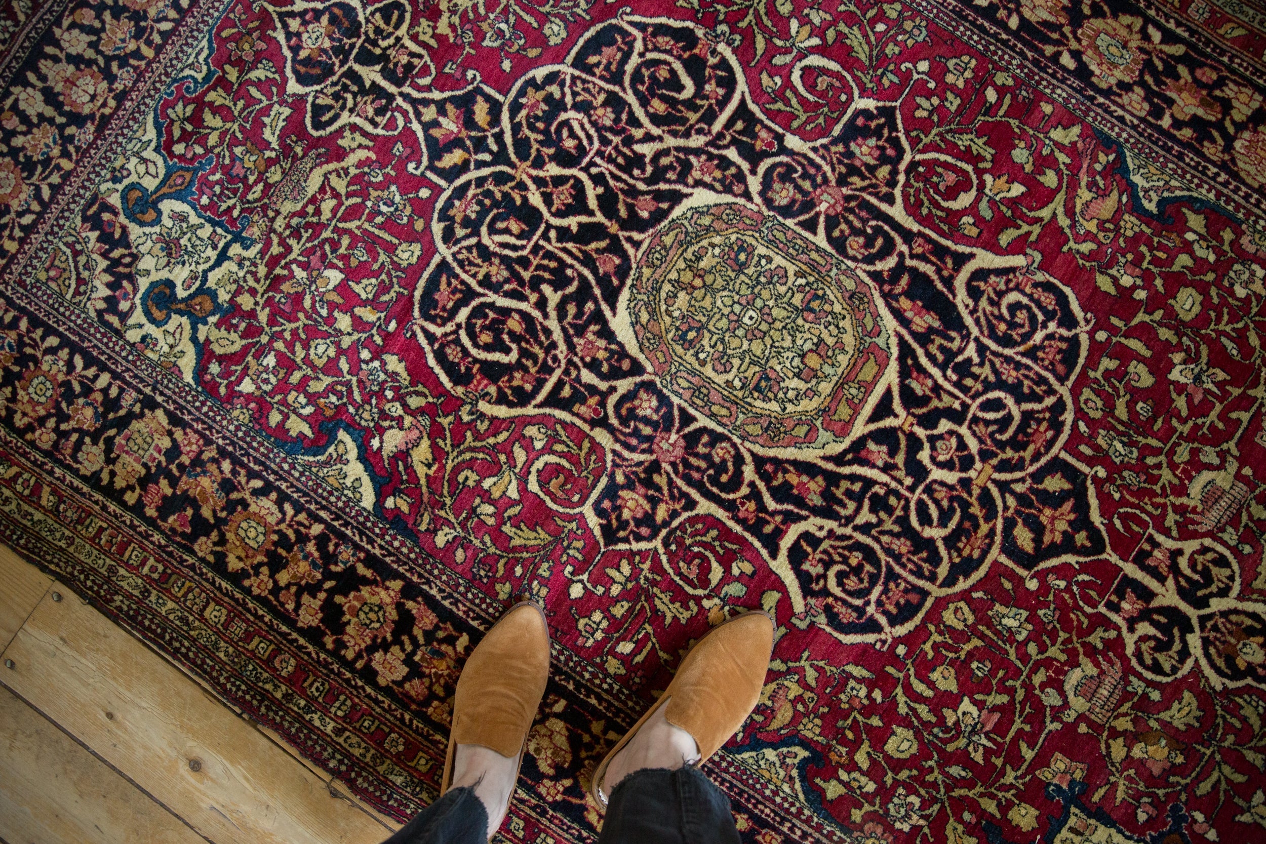 4.5x7 Antique Fine Isfahan Rug // ONH Item 13013, Image 1