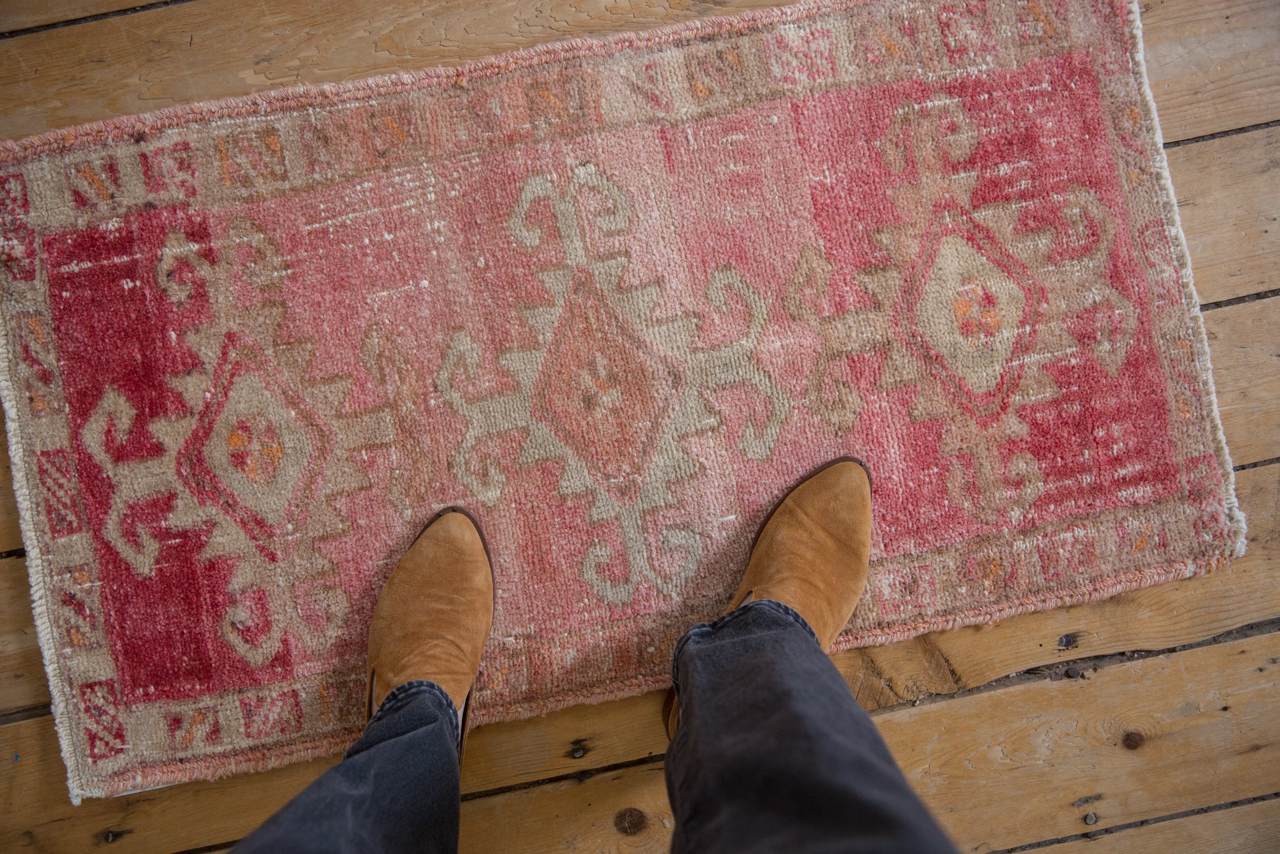2x3.5 Vintage Distressed Kars Rug