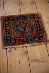 1x1 Vintage Sampler Lilihan Square Rug Mat