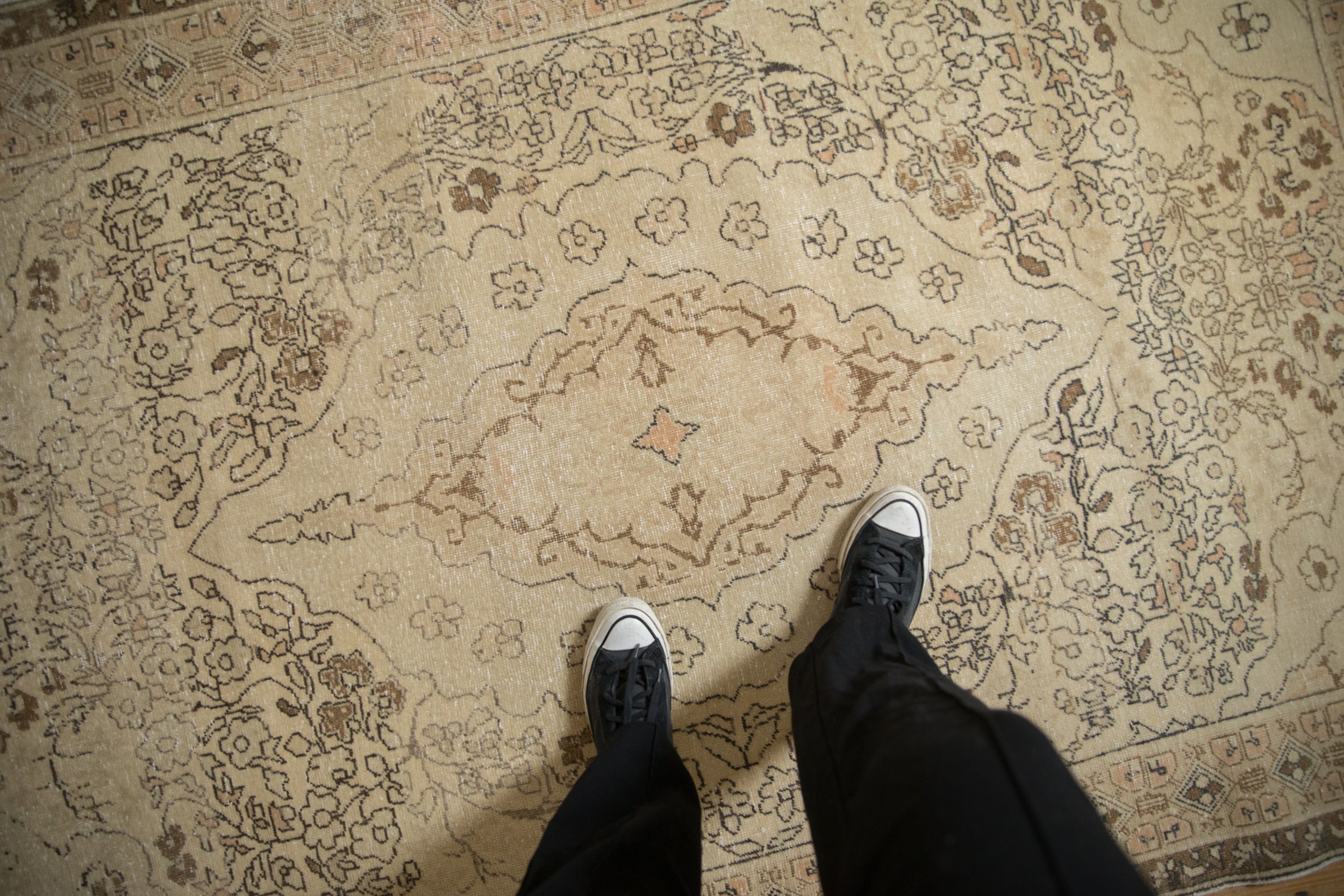 Vintage Distressed Oushak Rug / ONH item 13317