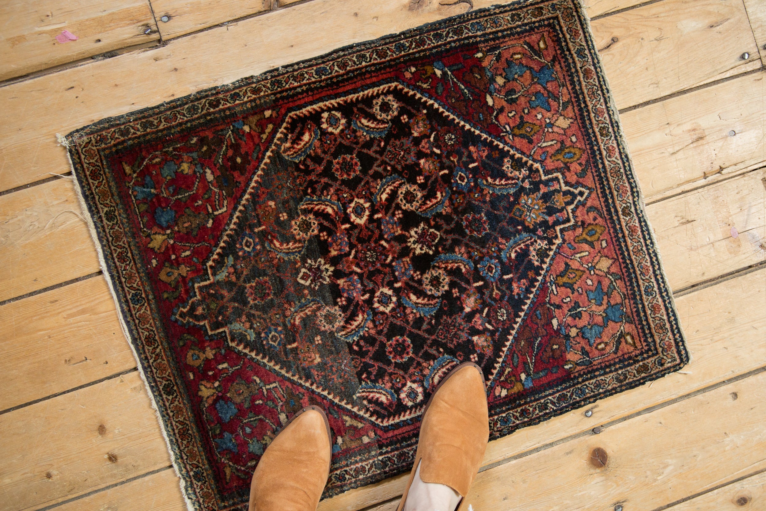 Vintage Fine Farahan Sarouk Square Rug Mat // ONH Item: 9629, Image 1