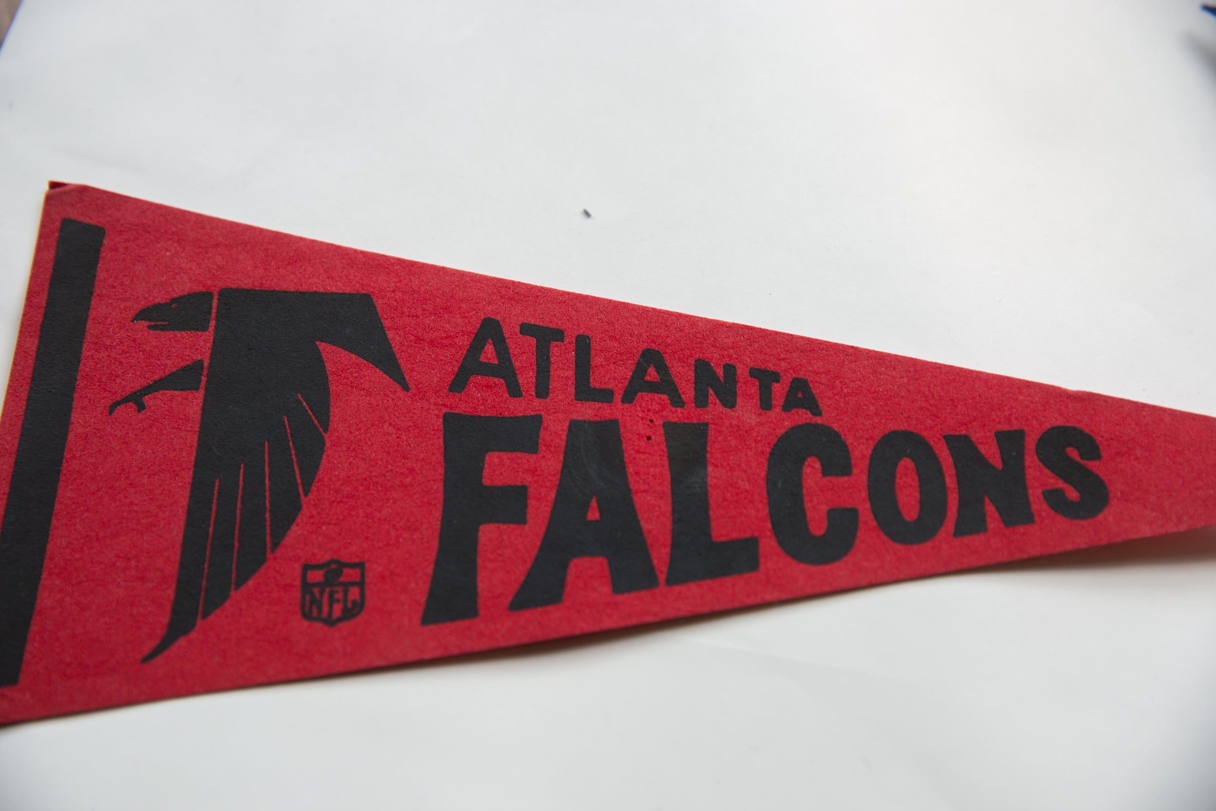 Vintage Atlanta Falcons Felt Flag Pennant // ONH Item 9767 Image 1