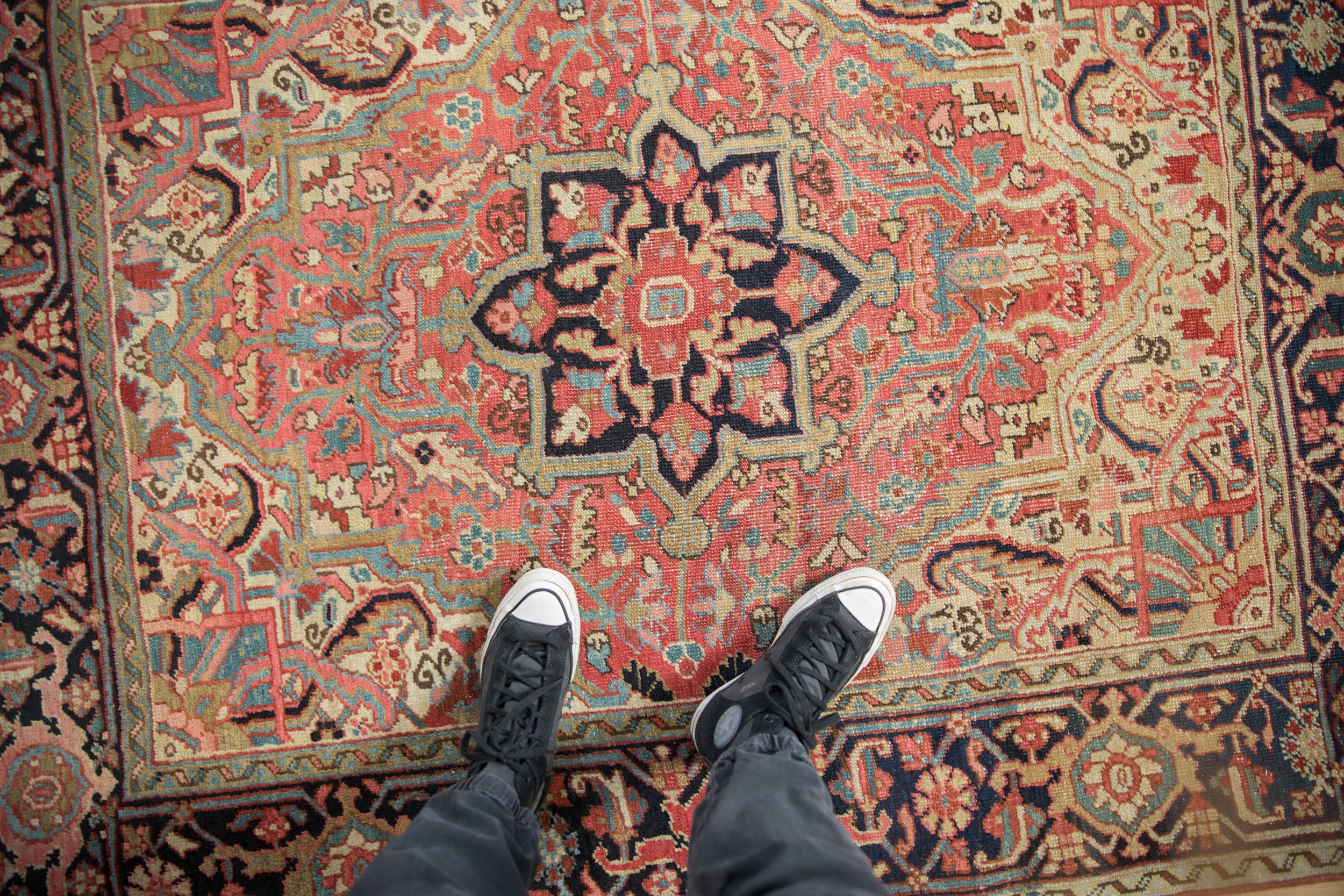 Vintage Heriz Rug // ONH Item: ct001397, Image 1