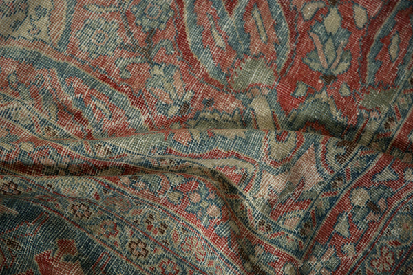Vintage Distressed Mahal Carpet // ONH Item: ee004628, Image 14