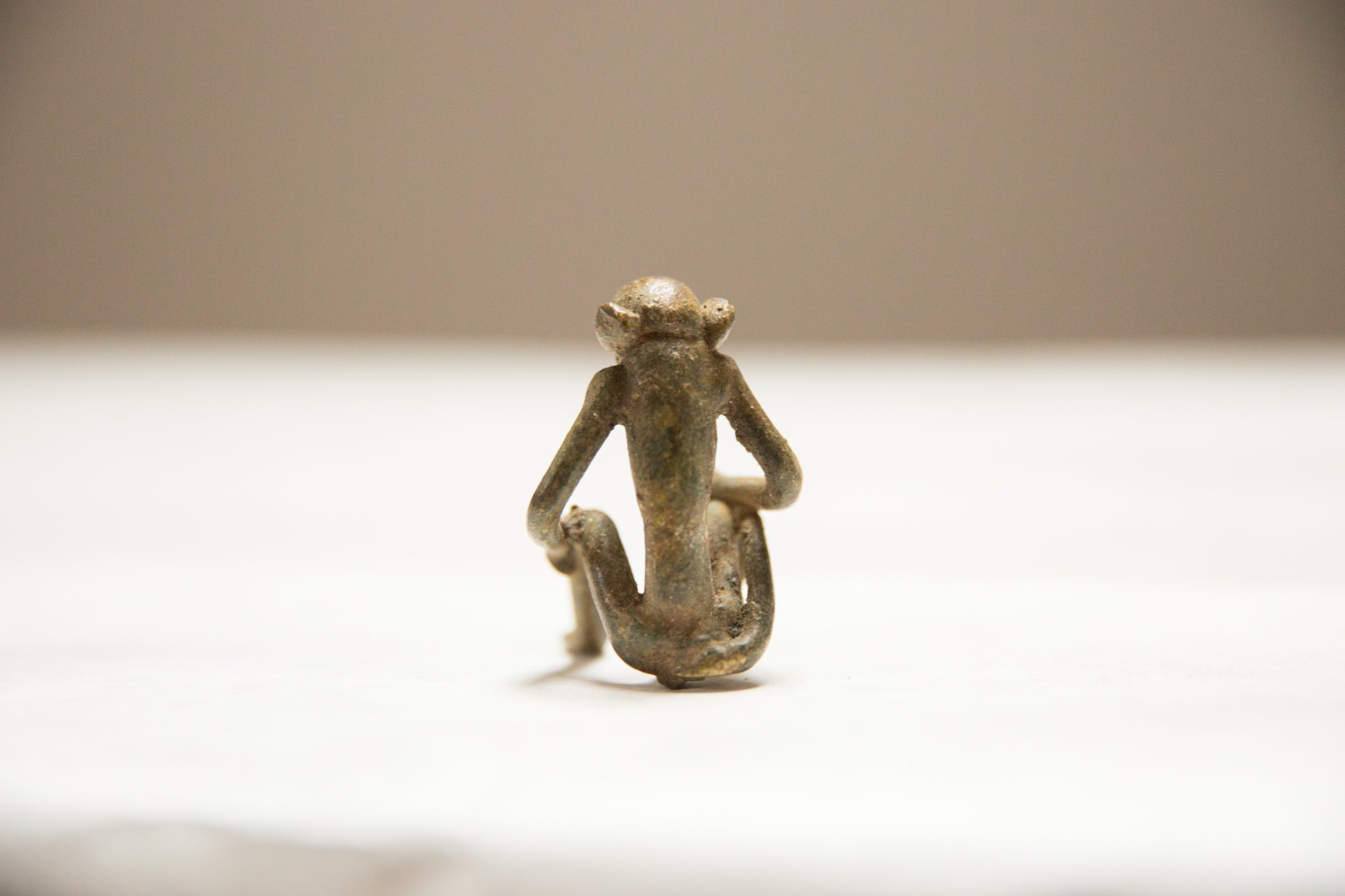 Vintage African Bronze Sitting Monkey Eating Banana // ONH Item ab00682 Image 1