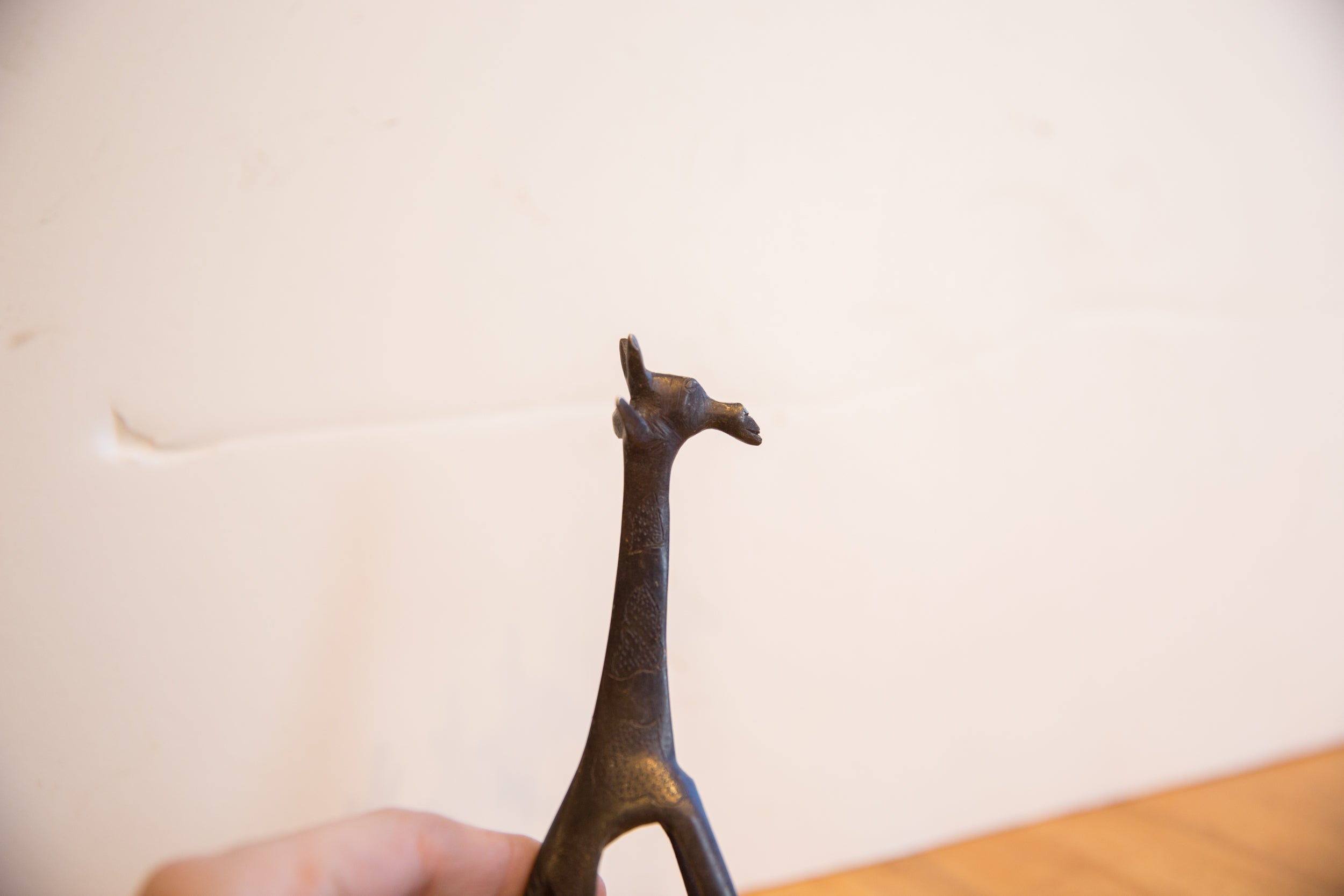 Vintage African Giraffe with Dark Patina // ONH Item ab01528 Image 2