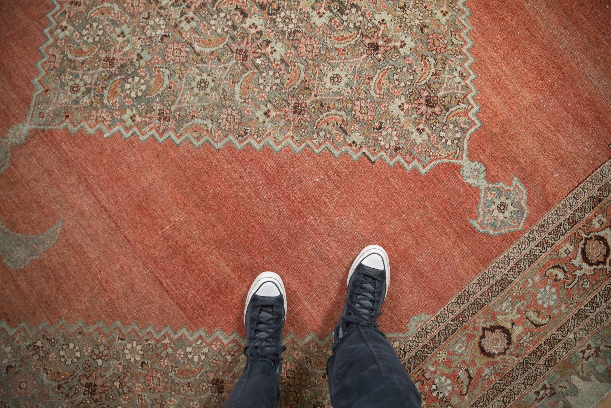 Antique Distressed Halvai Bijar Carpet // ONH Item: ct001715, Image 1