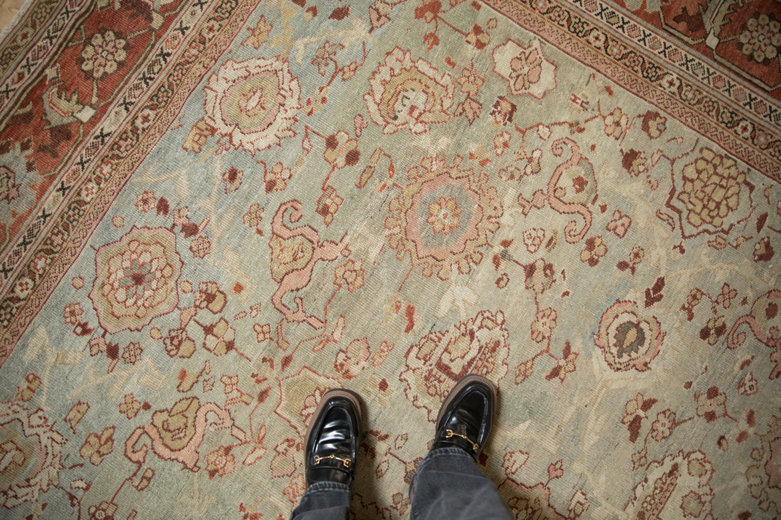 9x11.5 Vintage Distressed Mahal Carpet