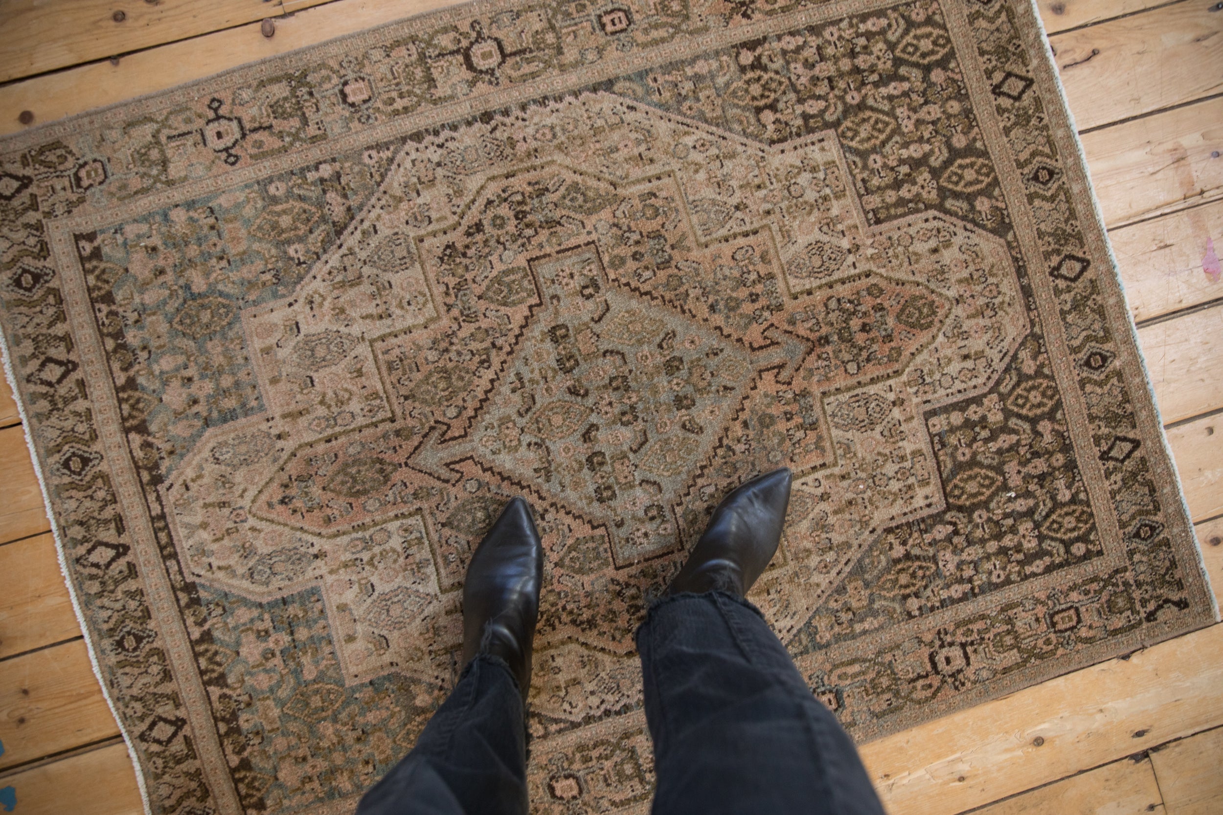 Vintage Distressed Senneh Rug // ONH Item: ee004817, Image 1
