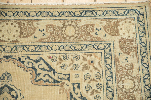 Vintage Tabriz Rug // ONH Item: ee004858, Image 2