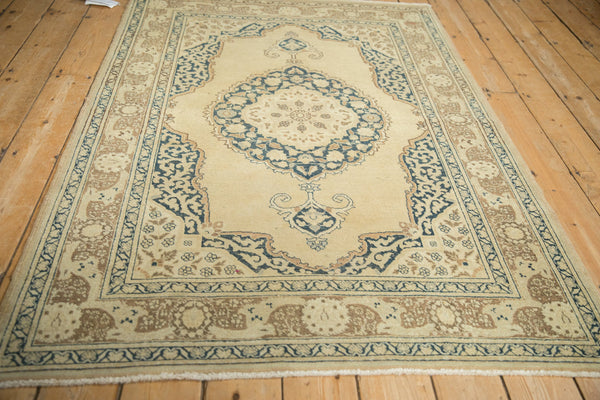 Vintage Tabriz Rug // ONH Item: ee004858, Image 3