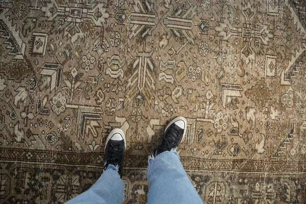 7.5x10.5 Vintage Distressed Mehrivan Carpet