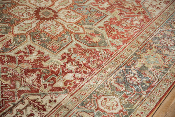 Vintage Distressed Heriz Carpet // ONH Item: ee004932, Image 6