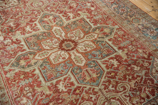 Vintage Distressed Heriz Carpet // ONH Item: ee004932, Image 7