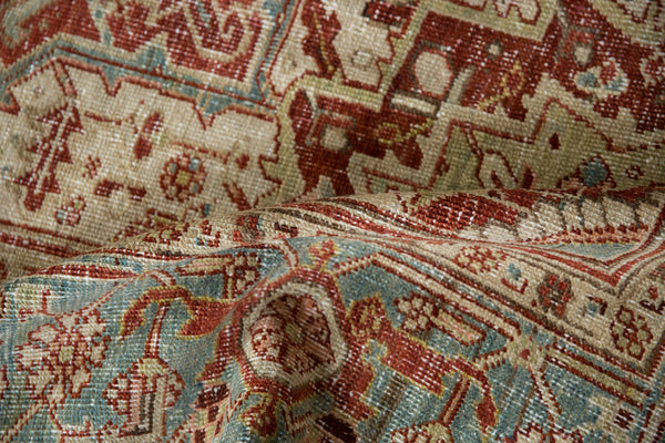 Vintage Distressed Heriz Carpet // ONH Item: ee004932, Image 8