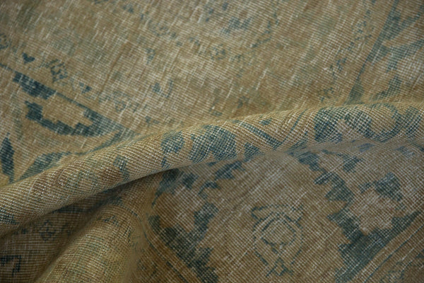 Vintage Distressed Tabriz Carpet // ONH Item: ee004934, Image 11