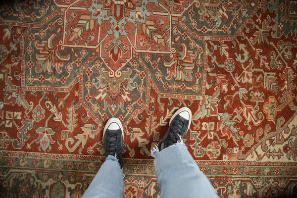 Vintage Distressed Heriz Carpet // ONH Item: ee004960, Image 1