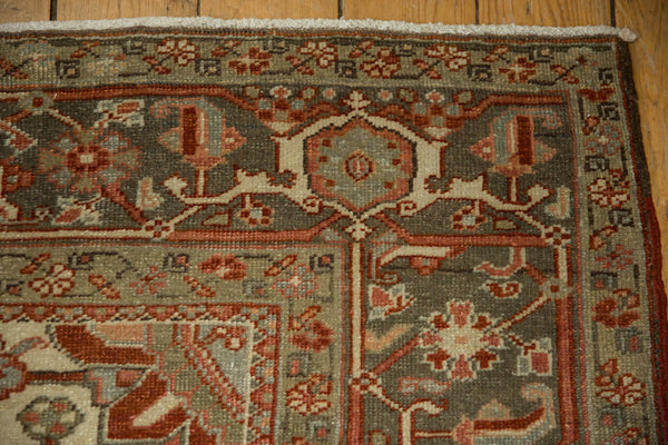 Vintage Distressed Heriz Carpet // ONH Item: ee004960, Image 2