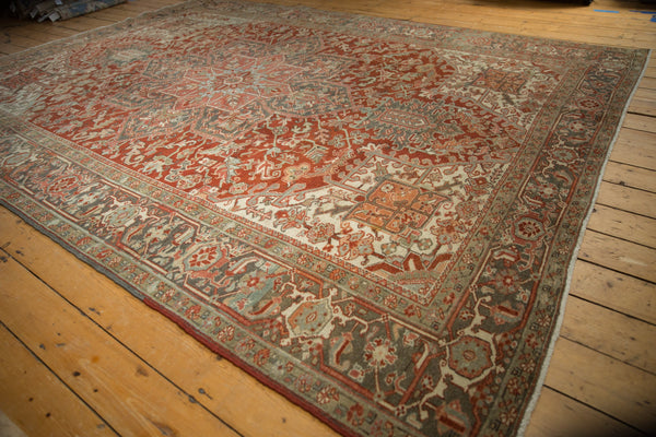Vintage Distressed Heriz Carpet // ONH Item: ee004960, Image 3