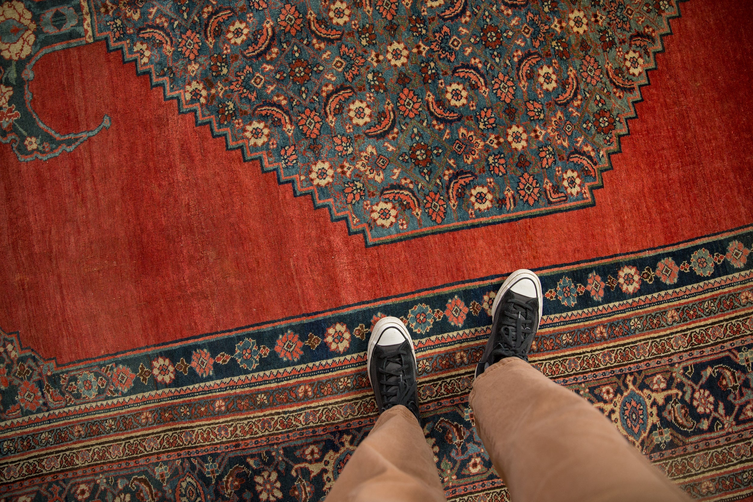 Antique Bijar Carpet // ONH Item: ee004966, Image 1