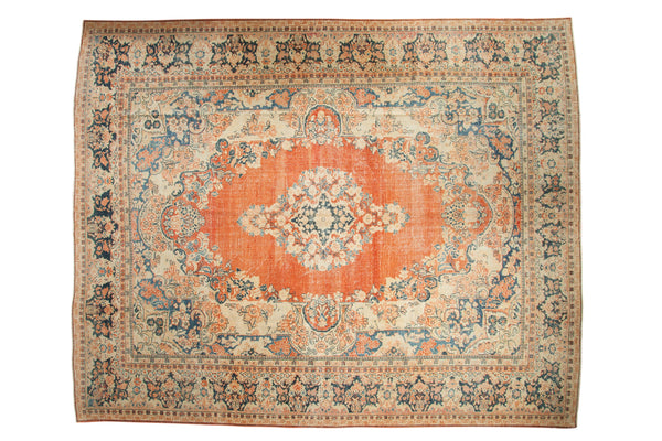 Vintage Distressed Arak Carpet // ONH Item: ee004996