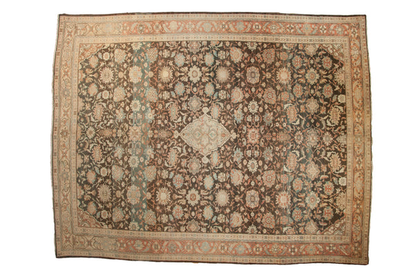 Vintage Distressed Mahal Carpet // ONH Item: ee005001