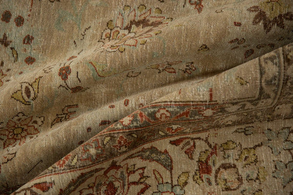 Vintage Distressed Kashan Carpet // ONH Item: ee005006, Image 7