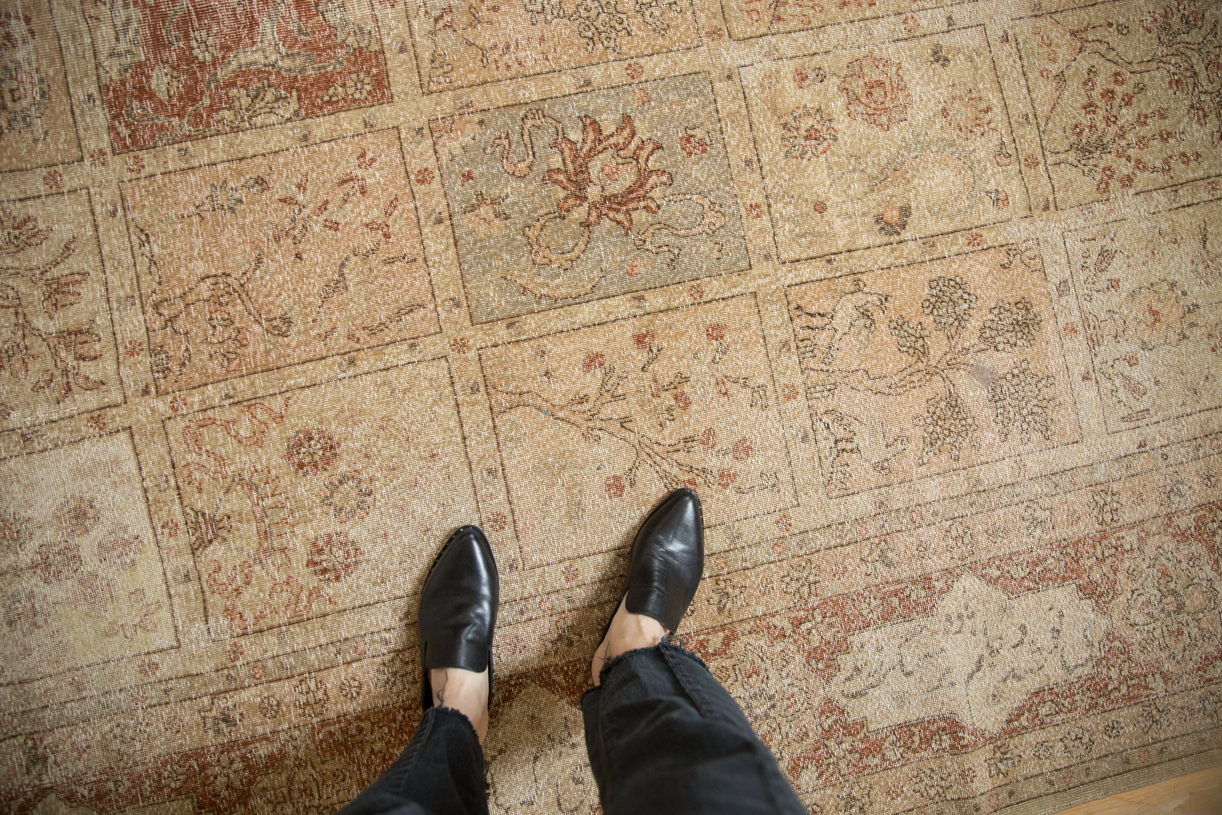 Vintage Distressed Tabriz Carpet // ONH Item: ee005009, Image 1