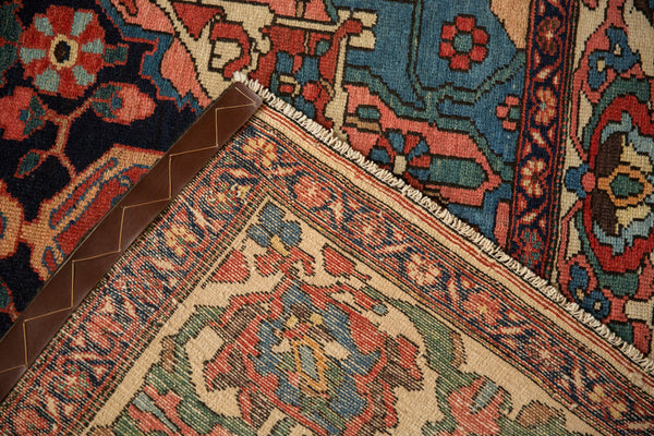 Vintage Bakhtiari Rug // ONH Item: ee005050, Image 10