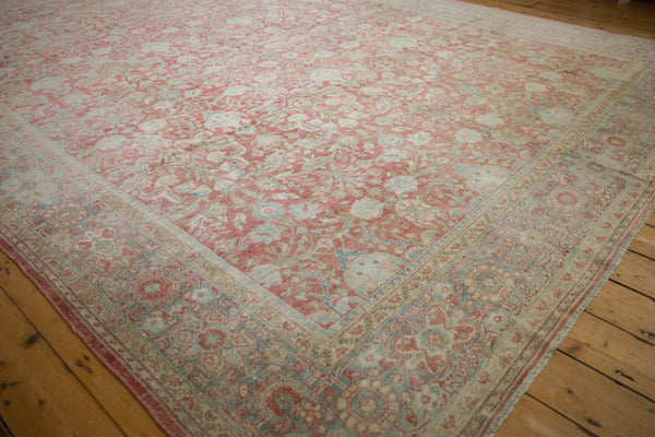 Vintage Distressed Mahal Carpet // ONH Item: ee005064, Image 3