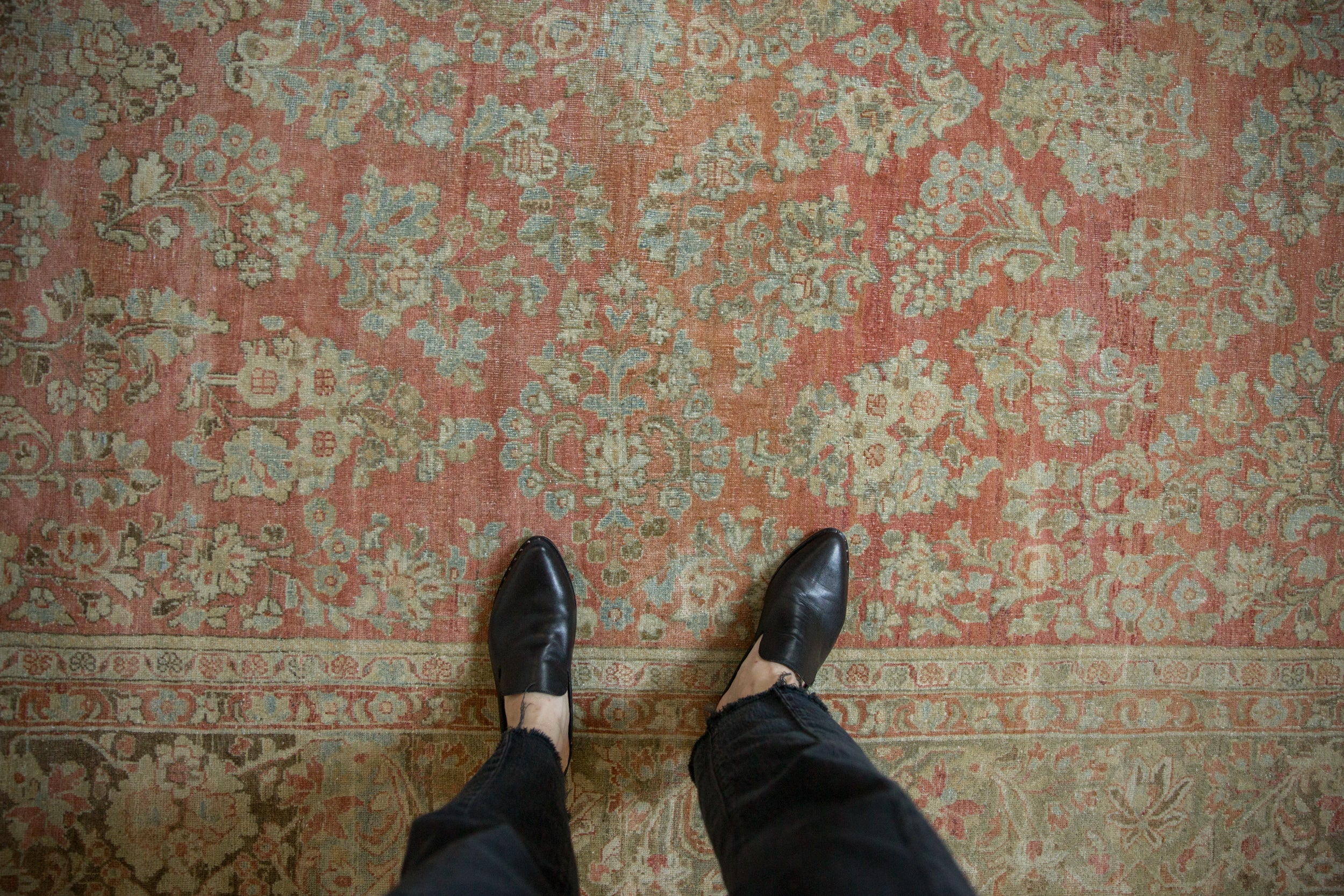 Vintage Distressed Sarouk Carpet // ONH Item: ee005068, Image 1