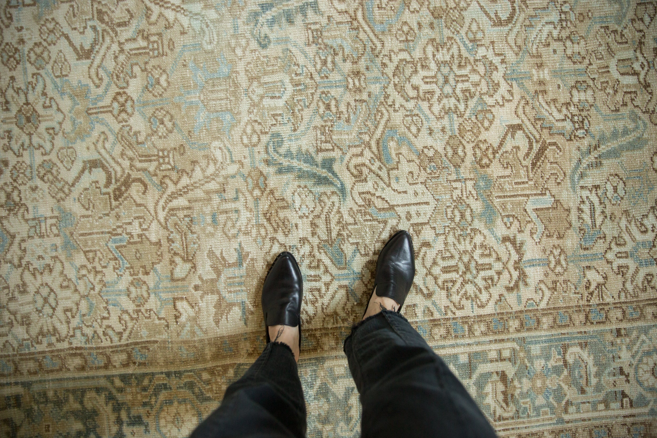 Vintage Distressed Mehrivan Carpet // ONH Item: ee005071, Image 1