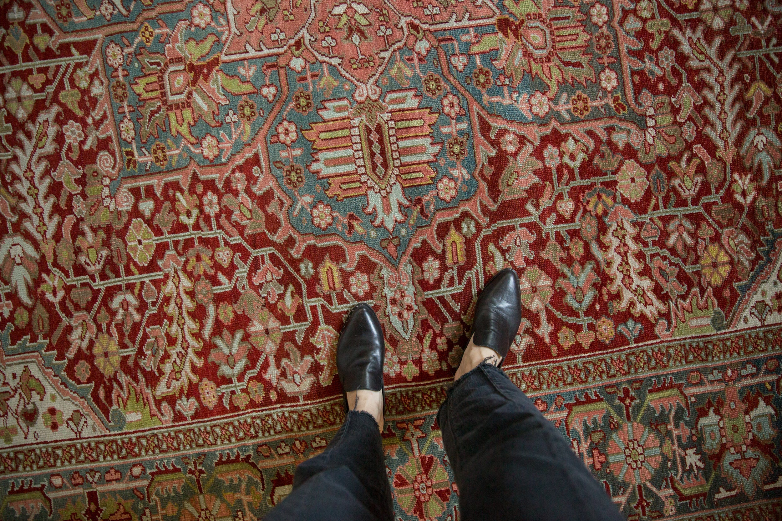 Vintage Fine Distressed Ahar Carpet // ONH Item: ee005072, Image 1