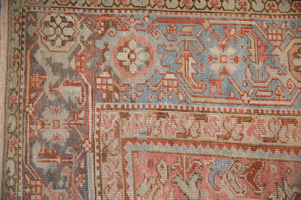 Vintage Distressed Heriz Carpet // ONH Item: ee005087, Image 2