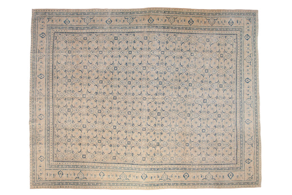 Vintage Distressed Mahal Carpet // ONH Item: ee005103