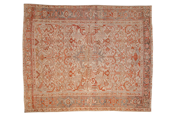 Vintage Distressed Heriz Carpet // ONH Item: ee005115